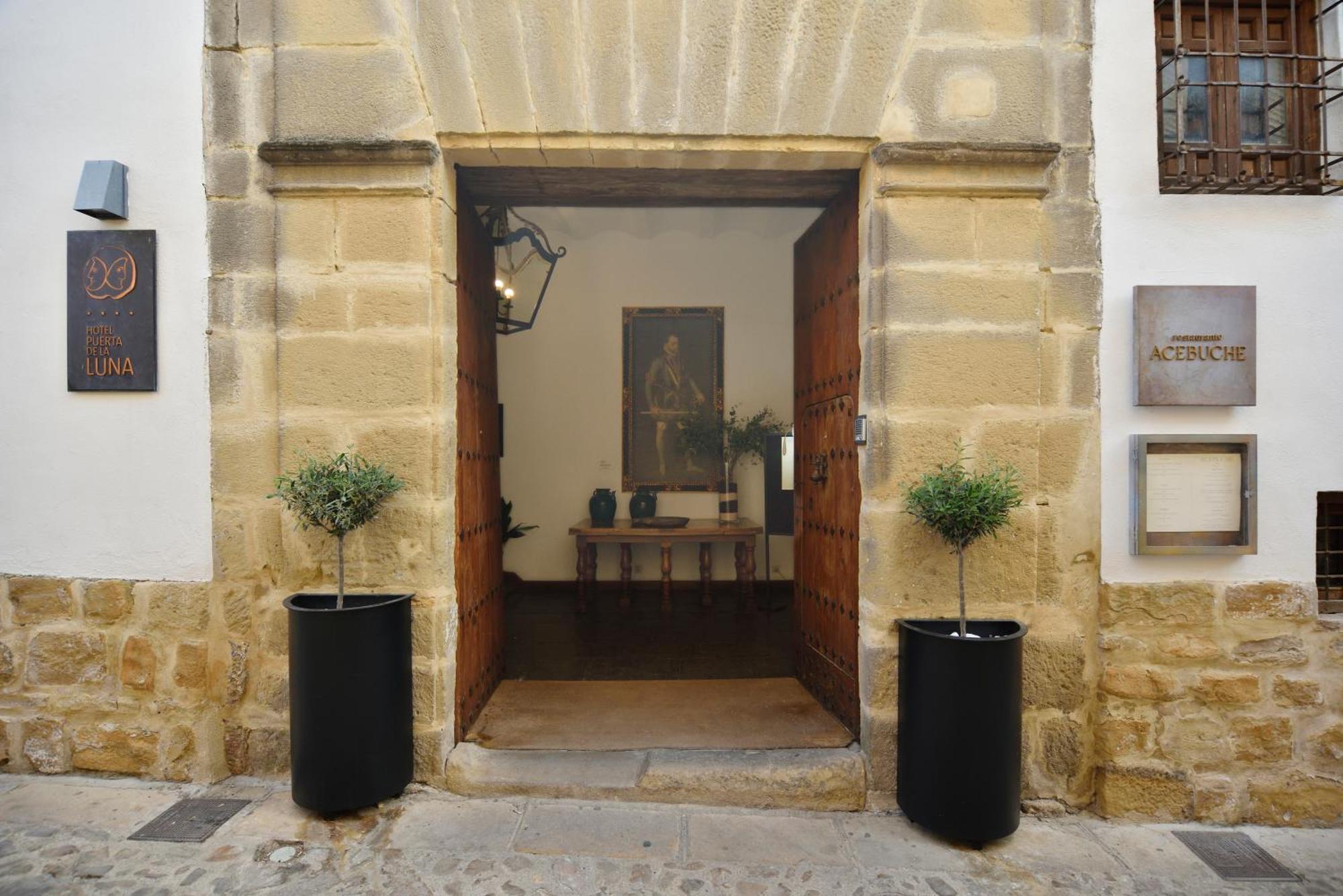 Hotel Puerta De La Luna Baeza Ngoại thất bức ảnh