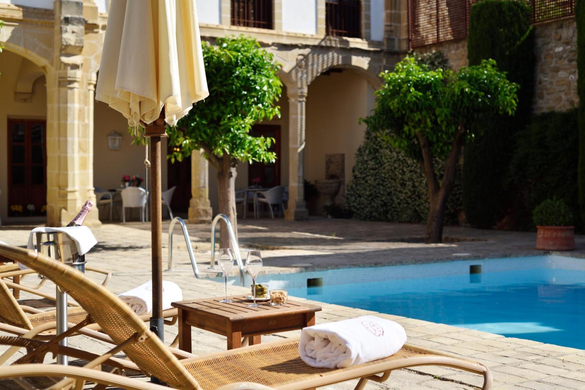 Hotel Puerta De La Luna Baeza Ngoại thất bức ảnh