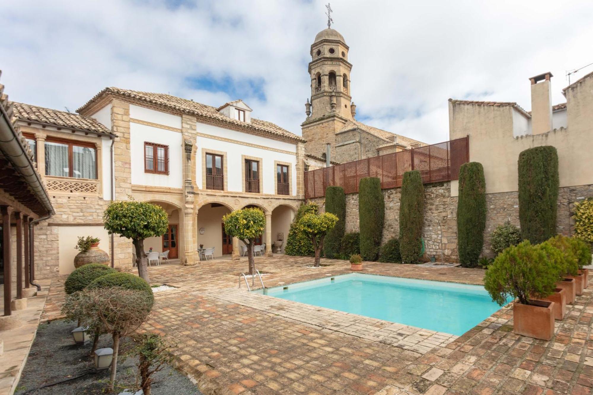 Hotel Puerta De La Luna Baeza Ngoại thất bức ảnh