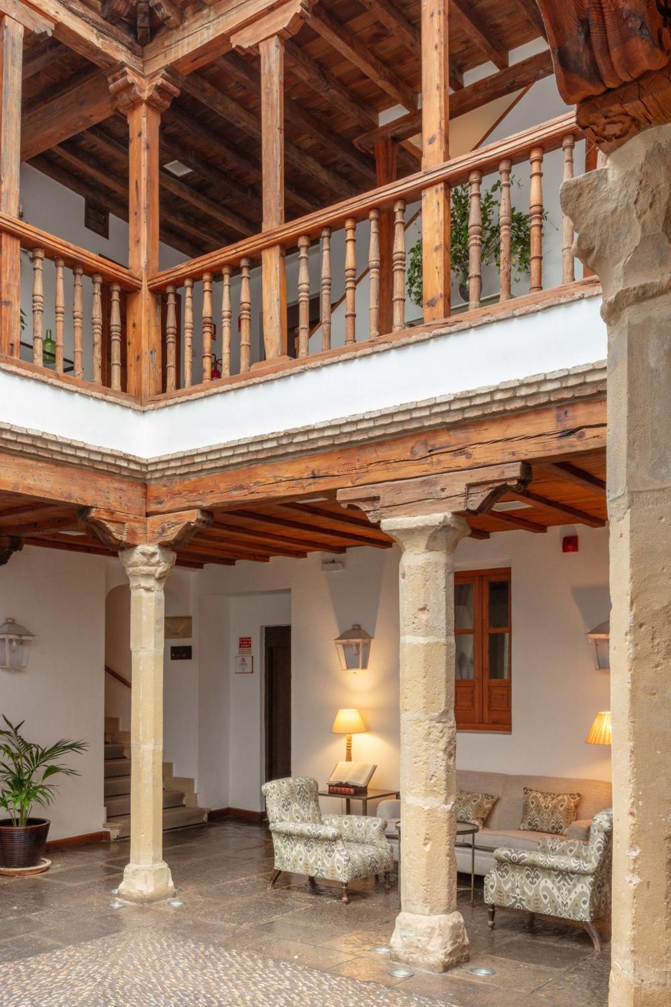 Hotel Puerta De La Luna Baeza Ngoại thất bức ảnh