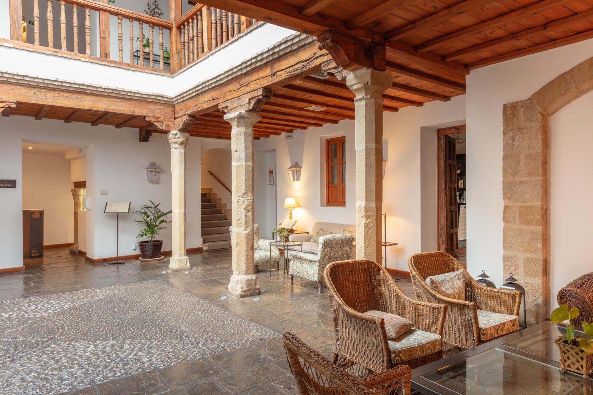 Hotel Puerta De La Luna Baeza Ngoại thất bức ảnh