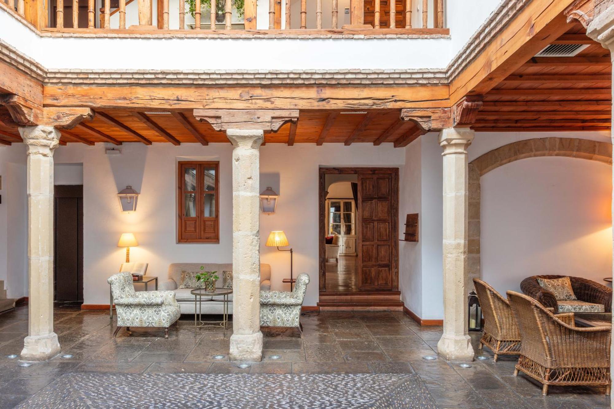 Hotel Puerta De La Luna Baeza Ngoại thất bức ảnh