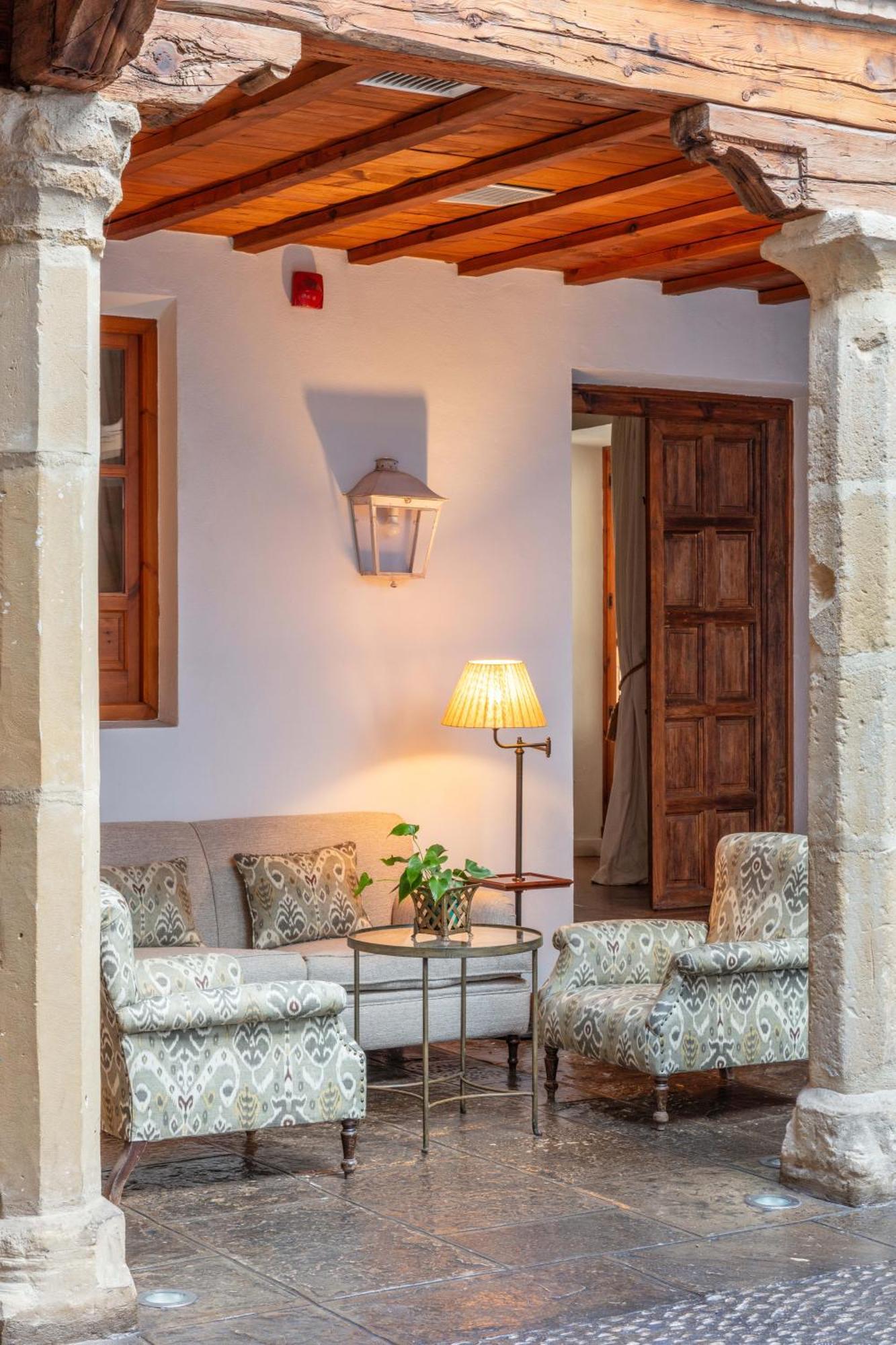 Hotel Puerta De La Luna Baeza Ngoại thất bức ảnh