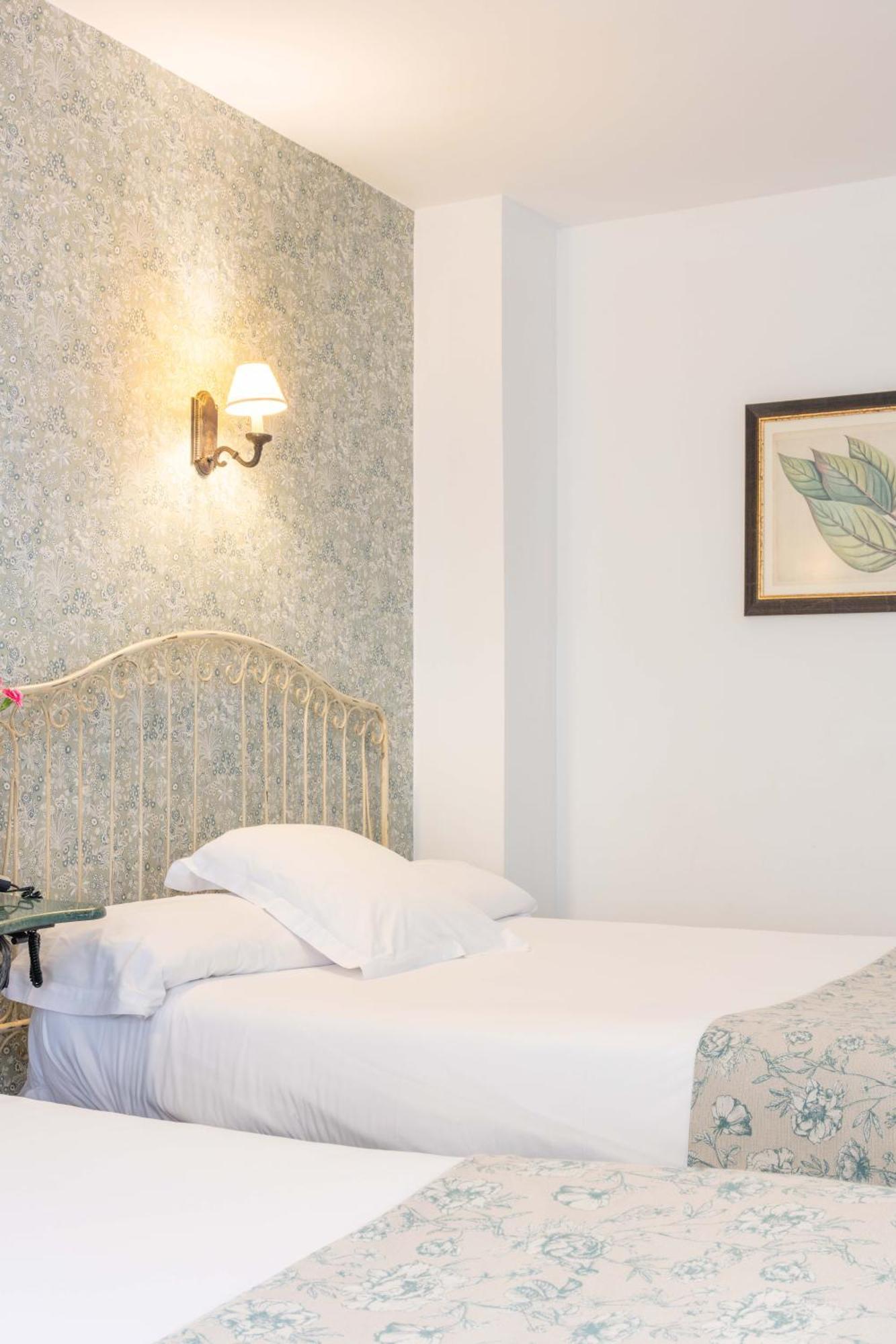 Hotel Puerta De La Luna Baeza Ngoại thất bức ảnh