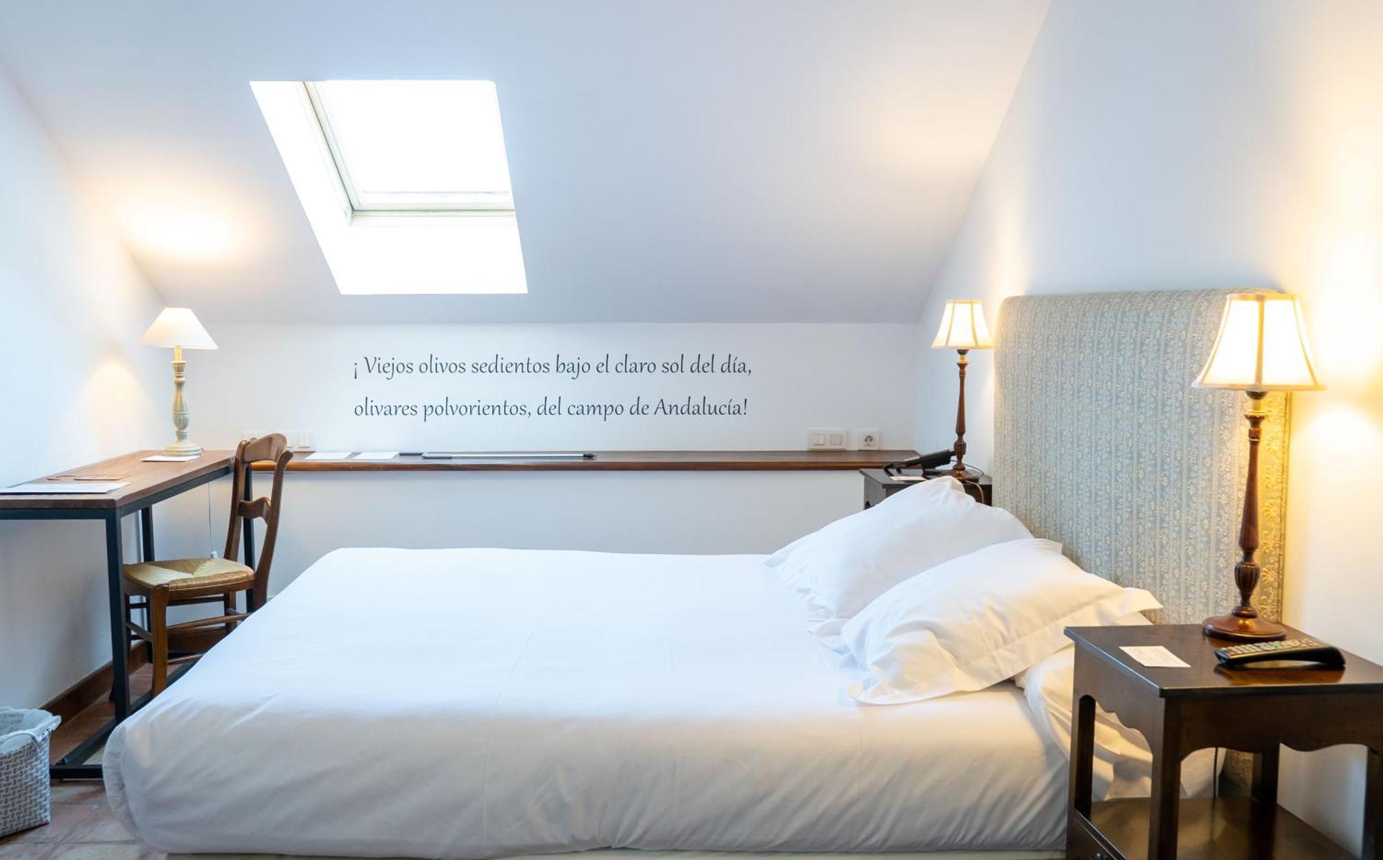 Hotel Puerta De La Luna Baeza Ngoại thất bức ảnh